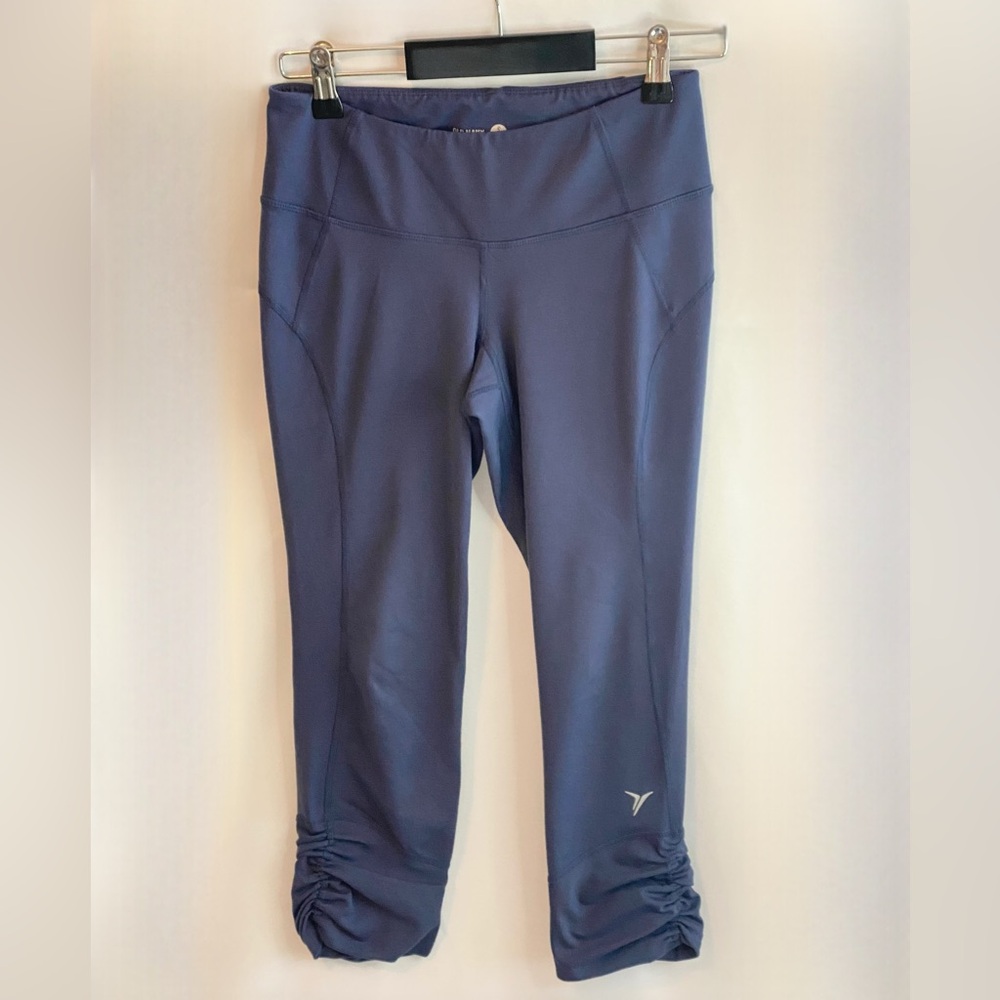 Cropped Activewear Leggings Set — 2 Pairs (Used) - Picture 2 of 11